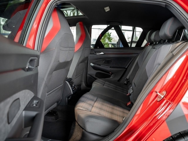 Volkswagen Golf 2.0 TSI DSG