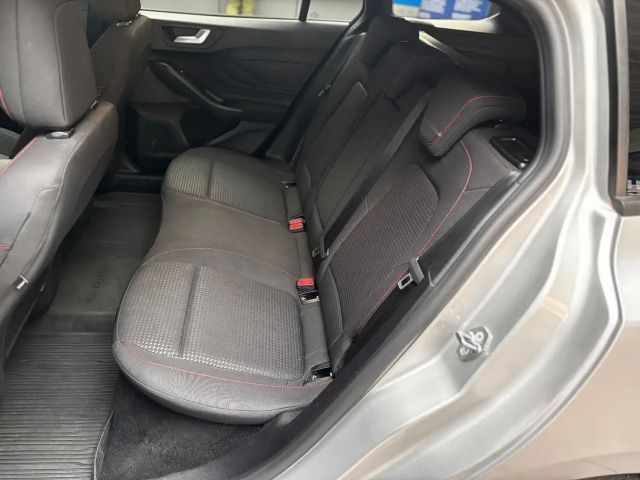 Ford Focus ST Line Wagon