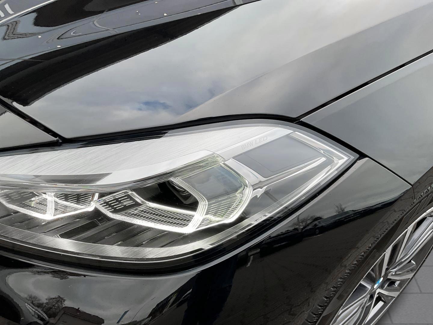 BMW 118 118i Sedan Sport Line