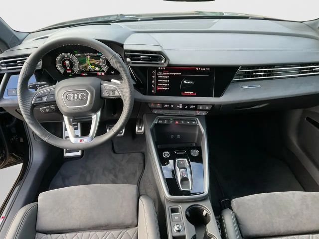 Audi A3 45 TFSI Hybride S-Line Sedan