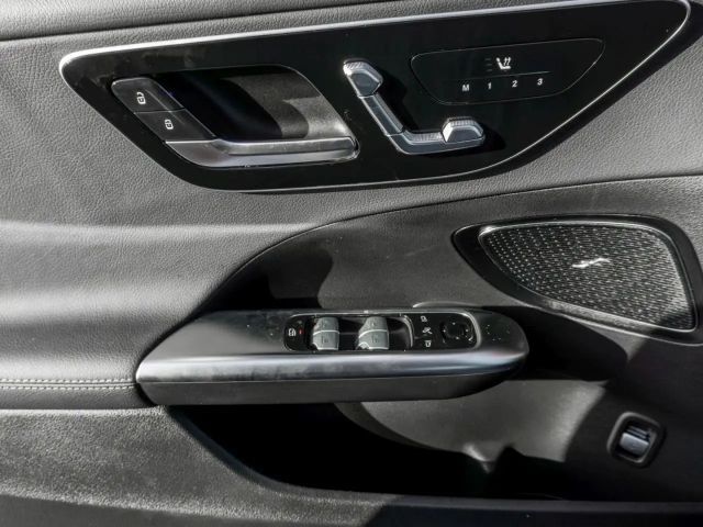 Mercedes-Benz C 180 AVANTGARDE Sedan