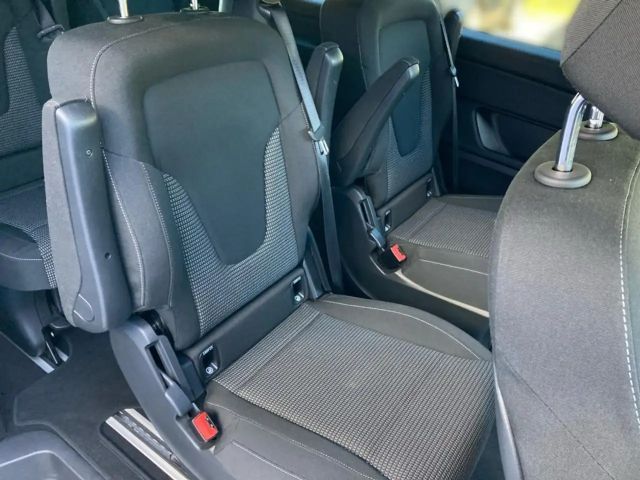 Mercedes-Benz V 220 AMG Line V 220 d