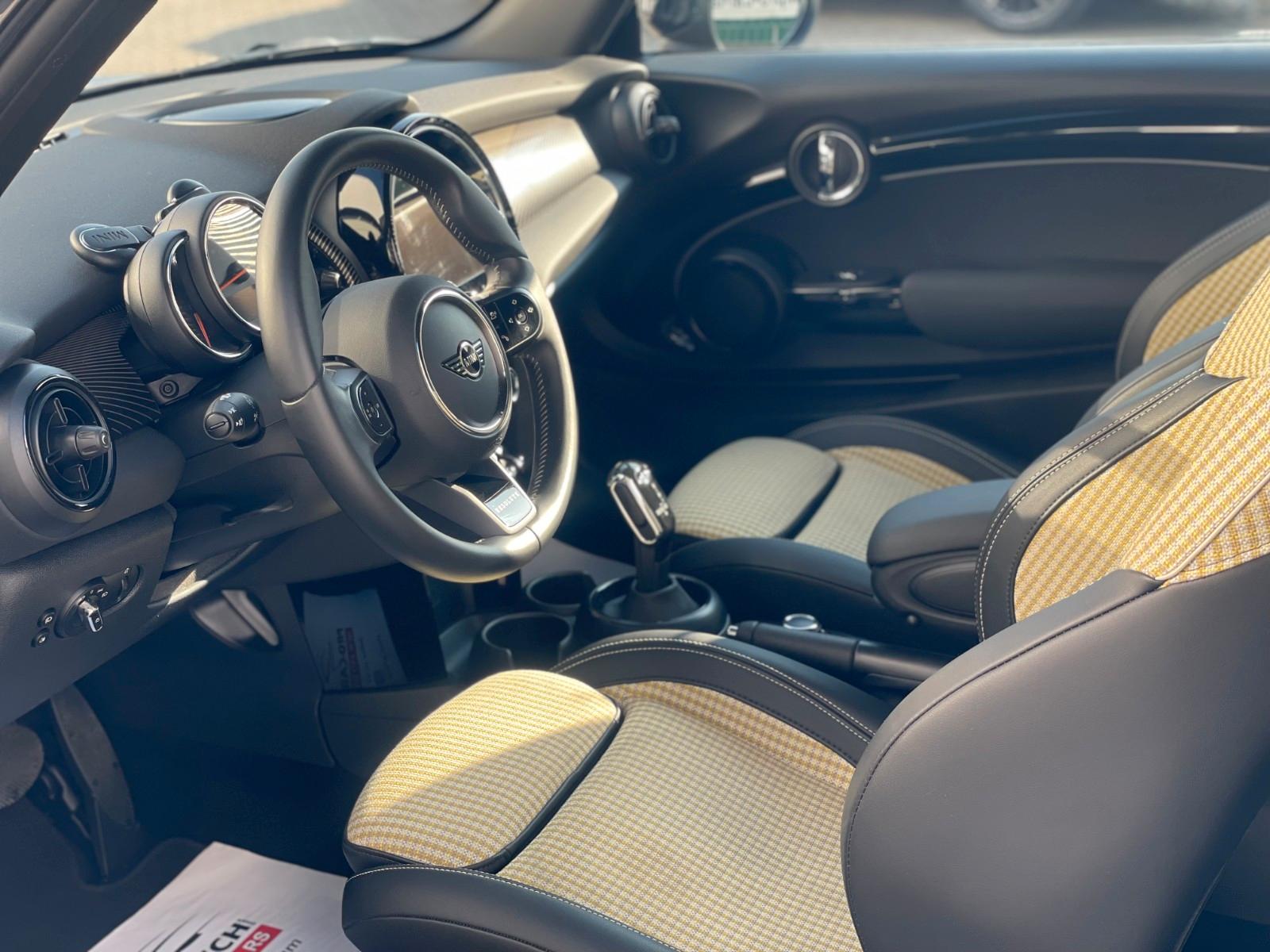 MINI Cooper *R E S O L U T E*  * E D I T I O N*