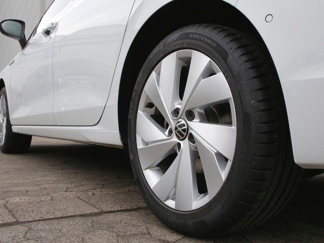 Volkswagen Golf 1.5 eTSI Golf VIII Style