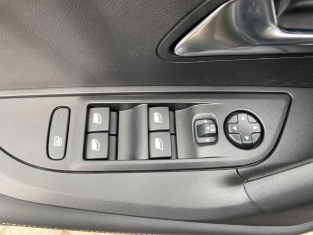 Peugeot 2008 Allure Pack Hybrid