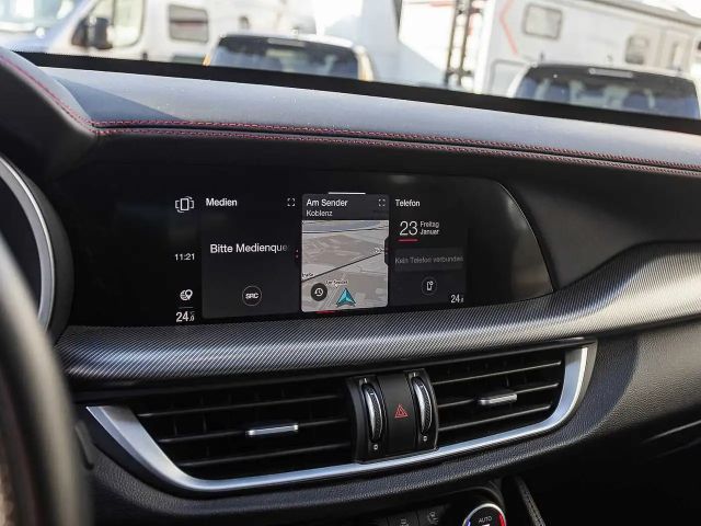 Alfa Romeo Stelvio AT8 Q4 Turbo