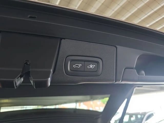 Volvo XC60 Dark Plus