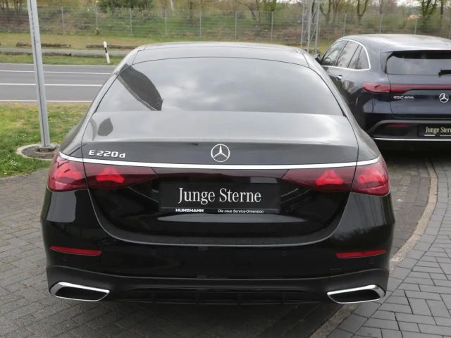 Mercedes-Benz E 220 AMG Line E 220 d Sedan