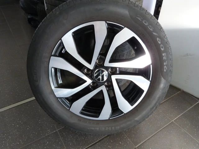 Volkswagen Touran 1.5 TSI DSG