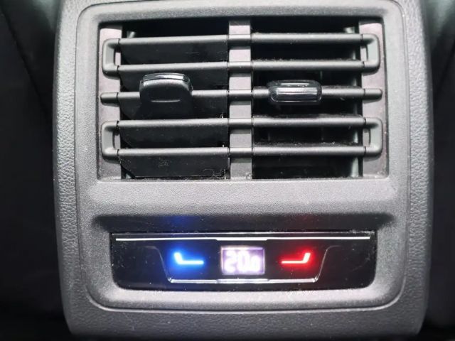 Volkswagen Golf R Performence Pano LED ACC Kamera AKRAPOVIC