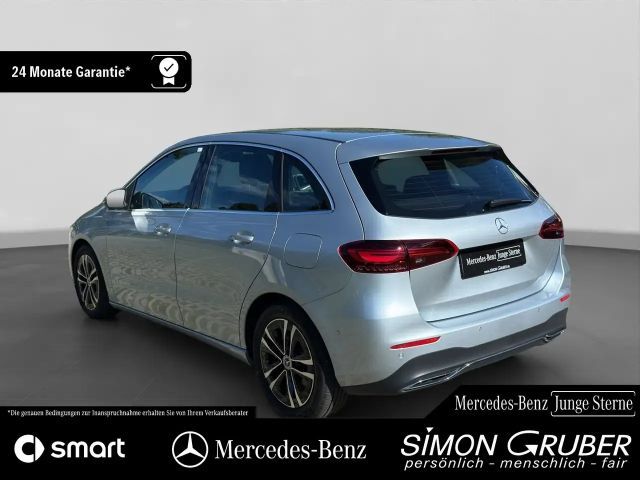 Mercedes-Benz B 200 Progressive Sedan