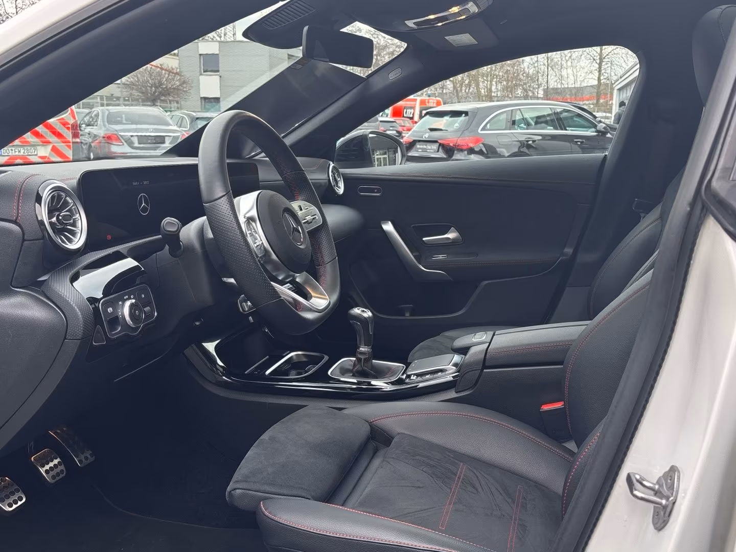 Mercedes-Benz CLA 200 AMG Line Shooting Brake