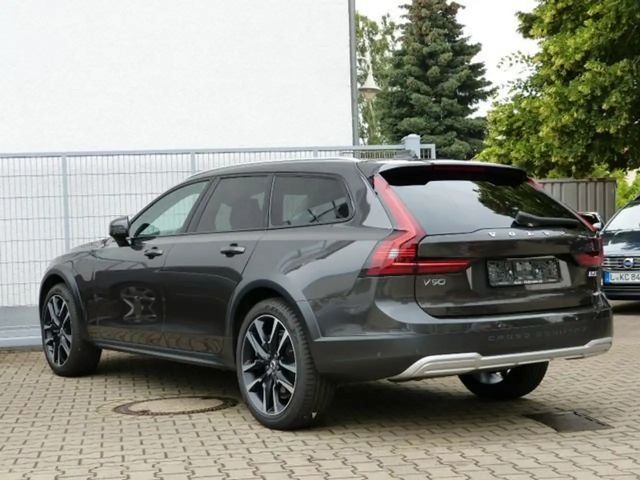 Volvo V90 Cross Country AWD Plus