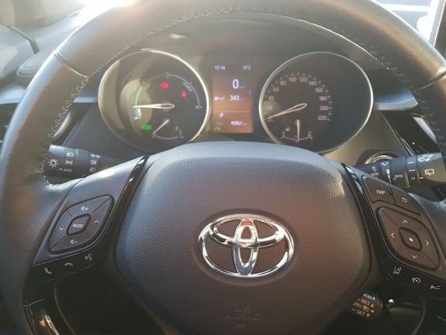 Toyota C-HR Hybride Team D