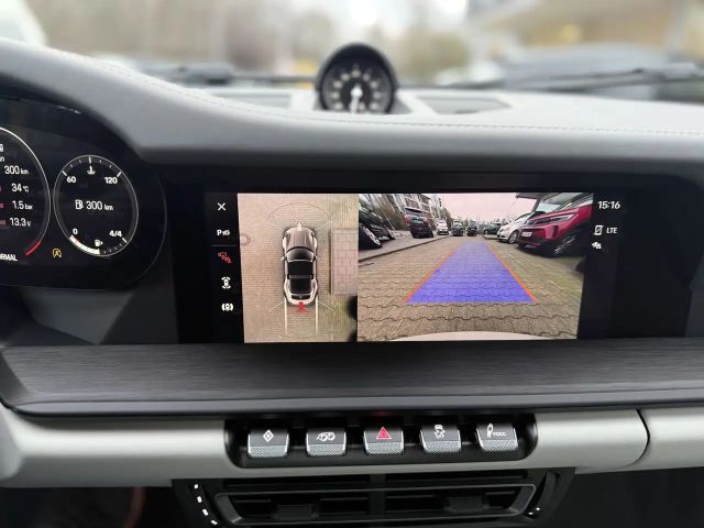 Porsche 992 4 Cabrio GTS Targa