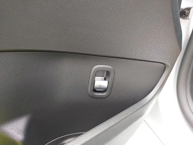 Mercedes-Benz C 200 C 200 d Sedan