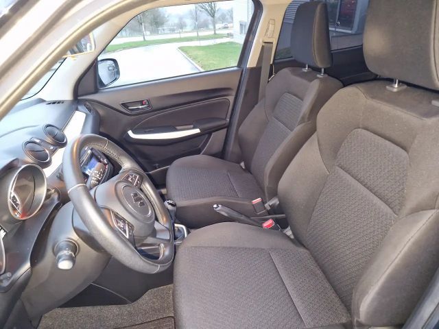 Suzuki Swift Club DualJet Hybrid