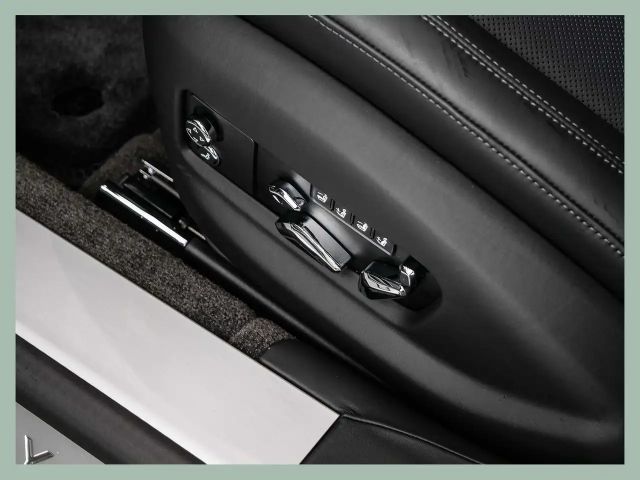 Bentley Flying Spur V8