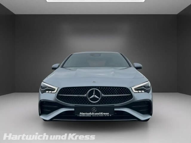 Mercedes-Benz CLA 200 AMG Line Sedan