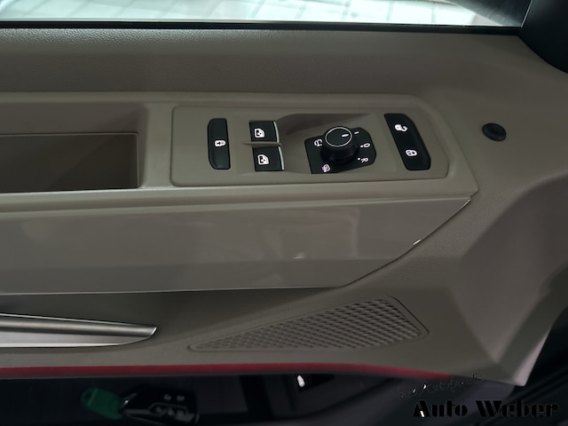 Volkswagen Multivan 2.0 TSI DSG IQ.Drive Style