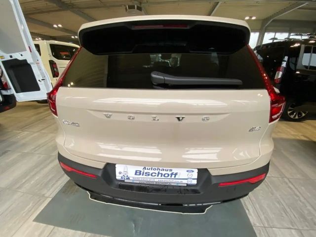 Volvo XC40 Dark Plus