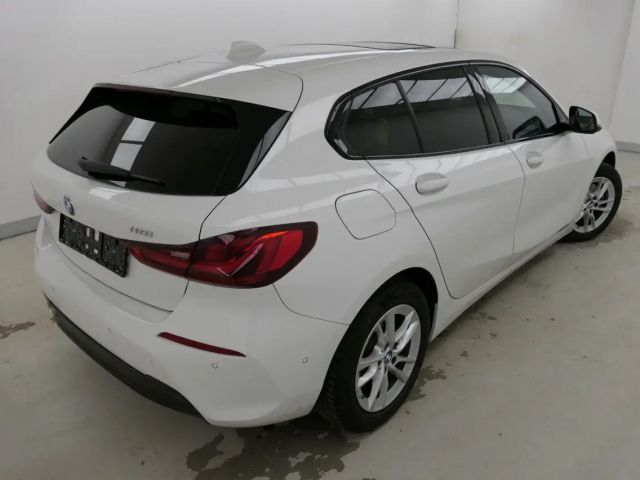 BMW 118 118i Sedan Sport Line