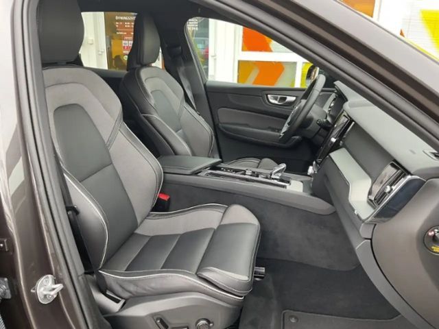 Volvo XC60 Dark Plus