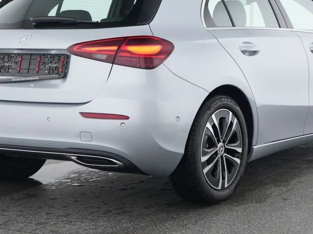 Mercedes-Benz A 180 Hatchback Progressive