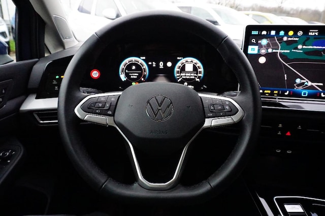 Volkswagen Golf 1.5 eTSI DSG Variant