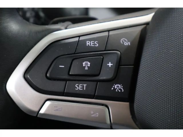 Volkswagen Golf 1.5 eTSI DSG Golf VIII Style