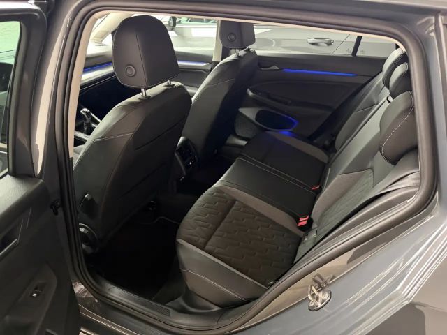 Volkswagen Golf 1.5 TSI Variant