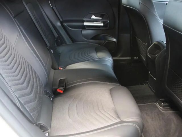 Mercedes-Benz EQA 300 4MATIC Progressive