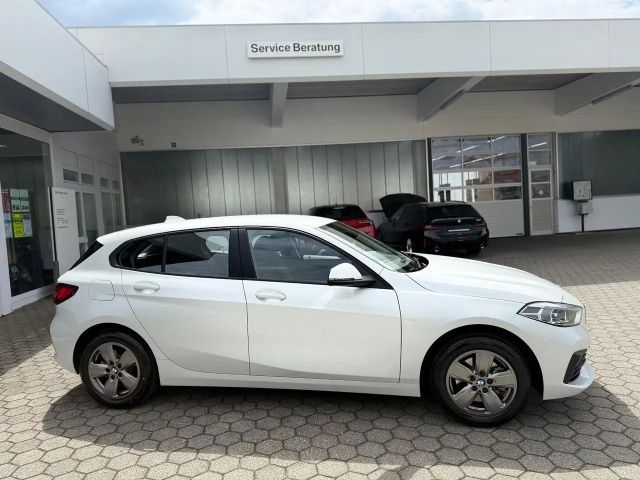 BMW 118 118i Sedan