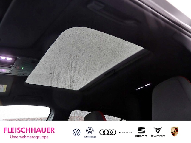 Volkswagen Golf 2,0 TSI HUD El. Panodach Navi Digitales Cockpit LED Blendfreies Fernl. Kurvenlicht