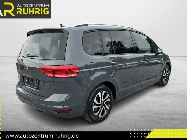 Volkswagen Touran Active 7-Sitzer