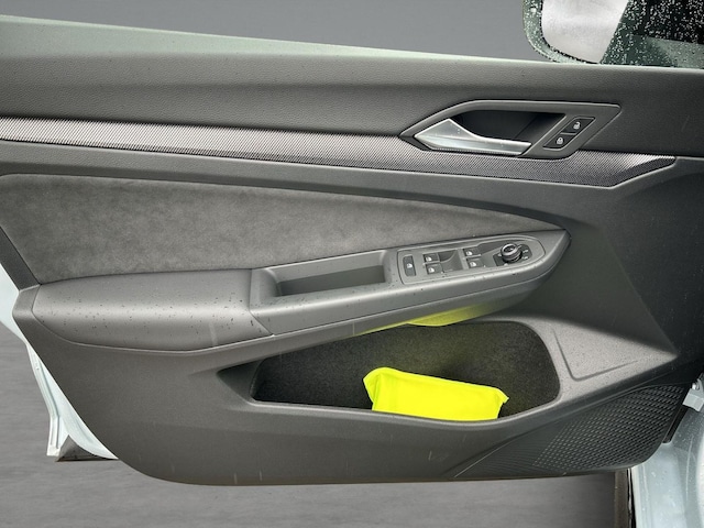 Volkswagen Golf 1.5 eTSI Golf VIII R-Line