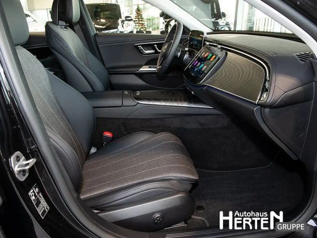 Mercedes-Benz E 220 AVANTGARDE E 220 d Sedan