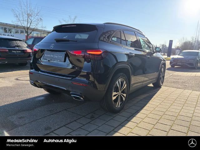 Mercedes-Benz GLA 200 Progressive