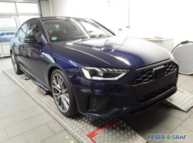 Audi A4 35 TFSI S-Line Sedan