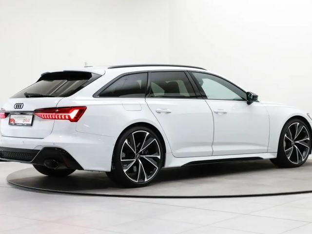 Audi RS6 AHK Matrix HUD Keramik Pano 305km/h