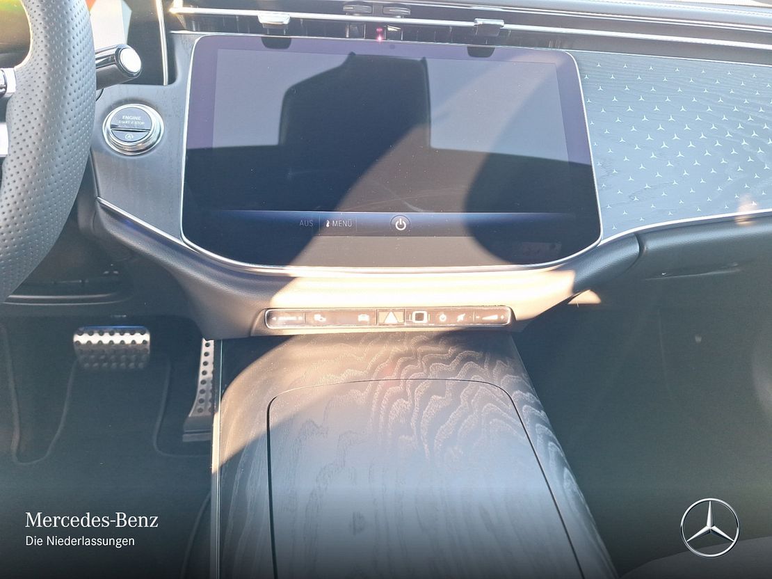 Mercedes-Benz E 220 AMG Line E 220 d Sedan