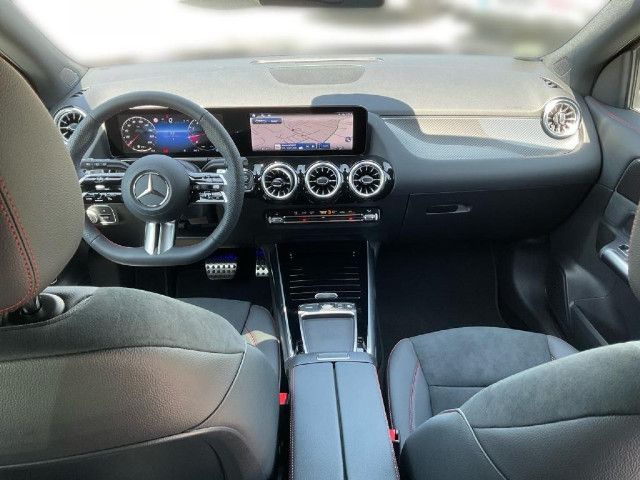 Mercedes-Benz GLA 200 AMG Line