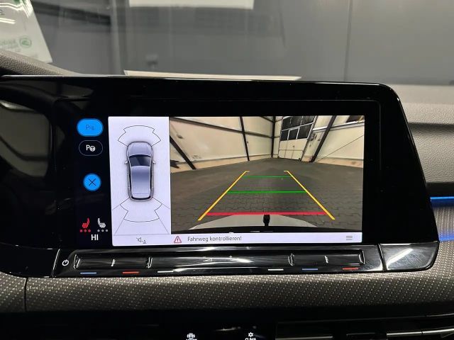 Volkswagen Golf 1.5 TSI R-Line