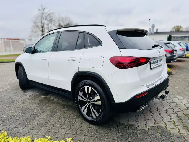 Mercedes-Benz GLA 200 Progressive