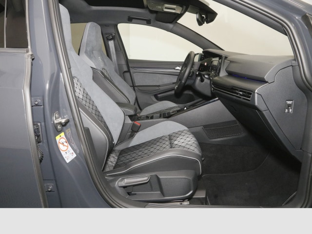 Volkswagen Golf 1.5 eTSI Golf VIII R-Line