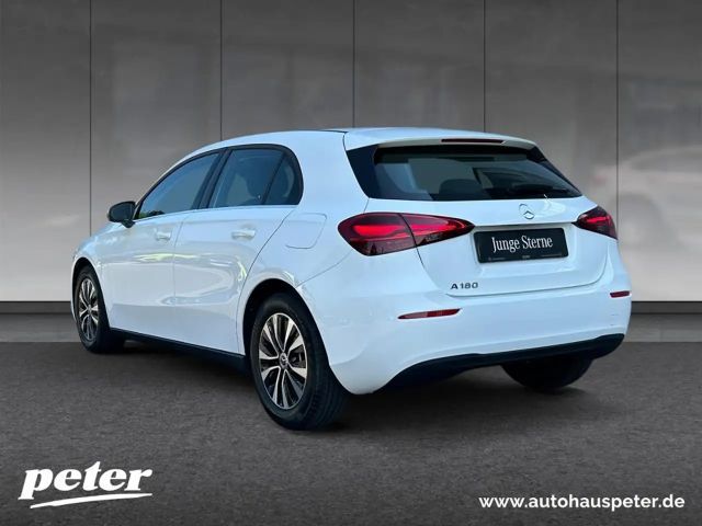 Mercedes-Benz A 180 +MBUX+Wide+Navi+AHK+W-Paket+SpurH+AUT+LM