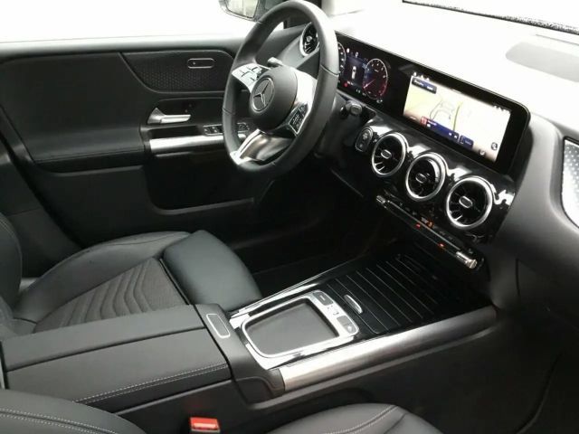 Mercedes-Benz B 180 SpurW W-Paket PDC SHZ SpurH LED el.Heck