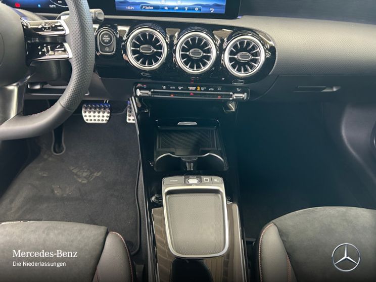 Mercedes-Benz A 200 AMG Line