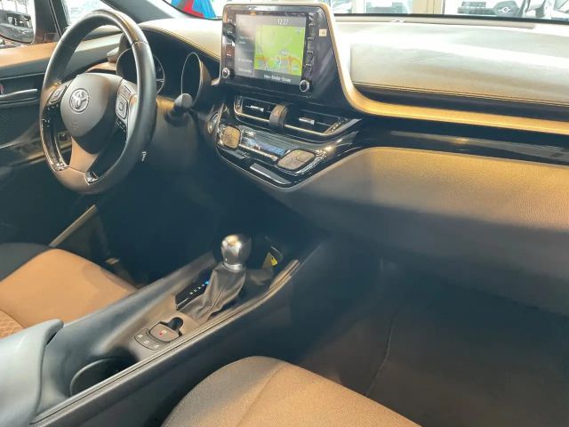 Toyota C-HR Business