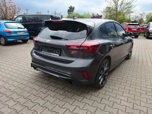 Ford Focus ST Line